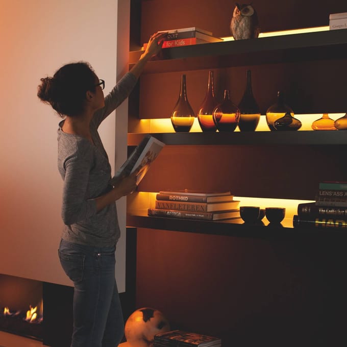 Philips Hue Lightstrip Plus uitbreiding 1 meter - Wit en gekleurd licht - Wit - 11,5W - Bluetooth - V4