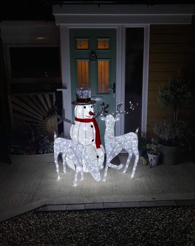 Versiering verlichting: Sneeuwpop + 2 rendieren - verlichte figuren buiten licht