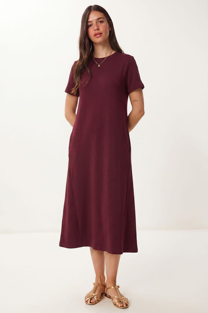 Midi-jurk met korte mouwen en ronde hals