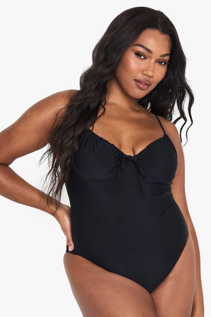 boohoo Dames Plus Swimwear Essentials Bugelbadpak | Black | Maat: 24