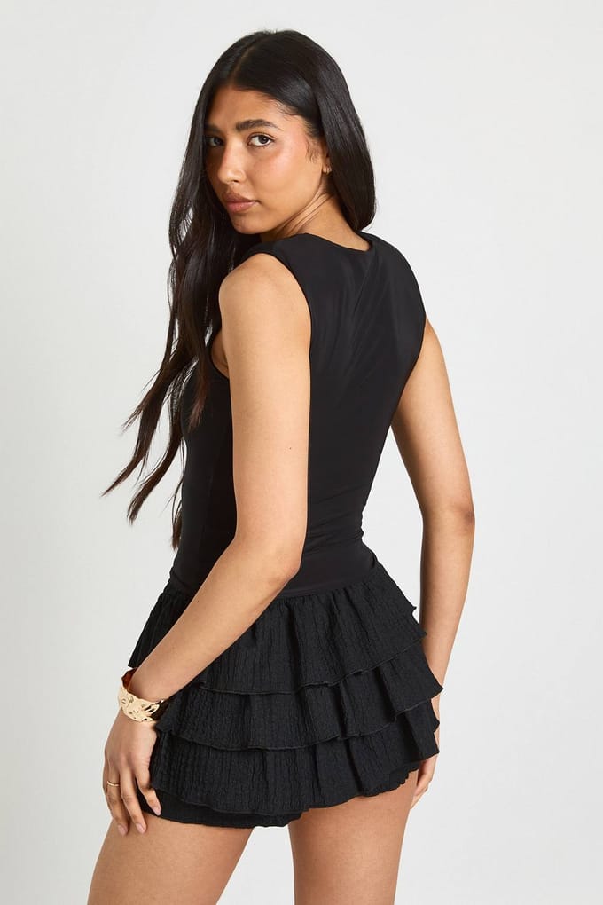 boohoo Dames Hoge Getextureerde Geruffle Hotpants | Zwart | Maat: 40