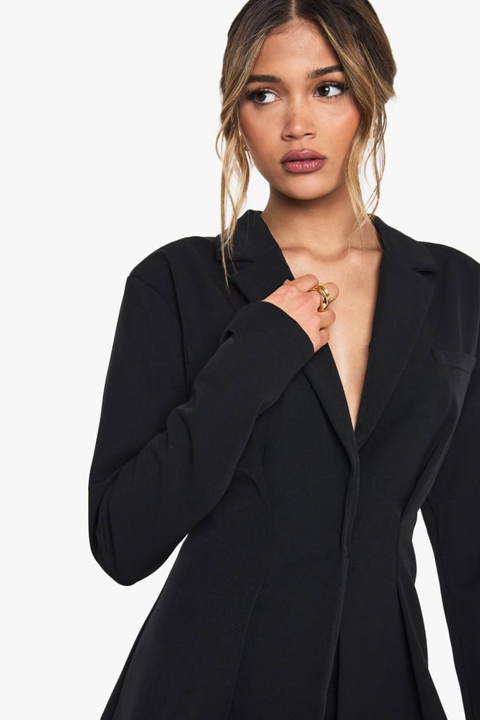 boohoo Dames Geraffelde wikkel-blazer | Zwart | Maat: 42