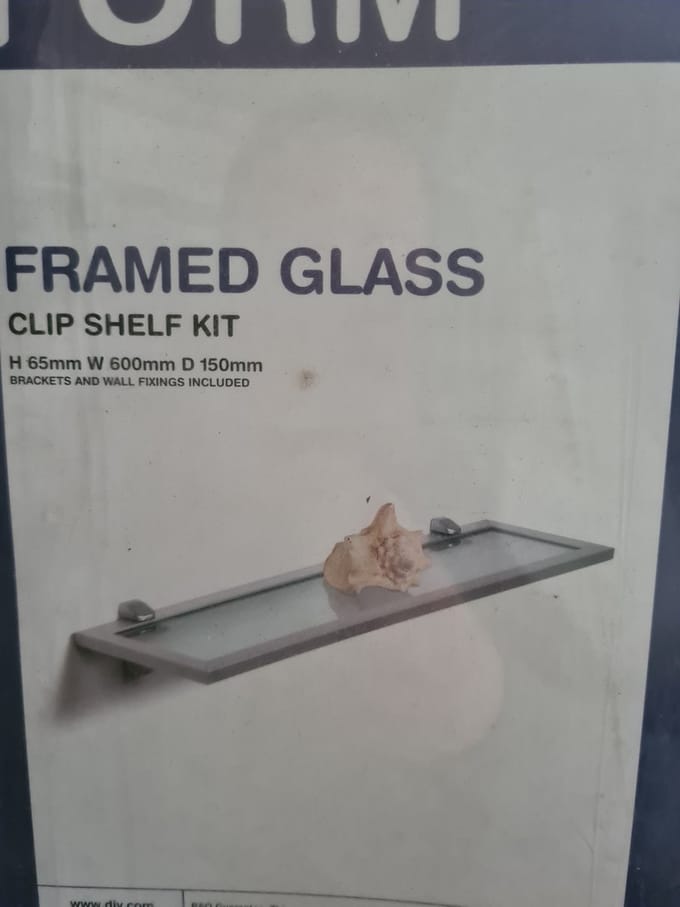 Form frame met glas plank  60 x 15 cm