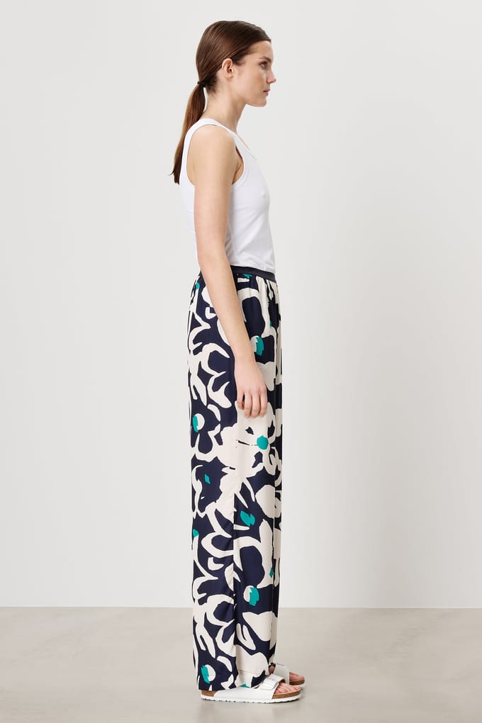 TRVL DRSS Printed Evan Pants Ink Blue Maat: S | Straight Broeken Outlet | Dames | Blauw