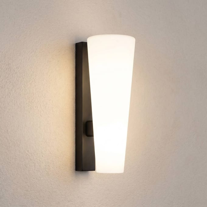 Lucande LED buiten wandlamp Jovra, zwart, hoogte 32 cm
