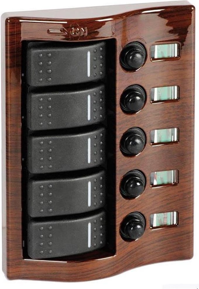 Marina 12V 5-voudig mahonie Schakelpaneel met LEDs