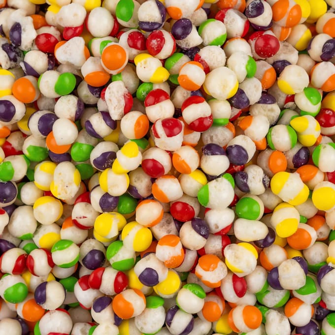 Cosmo Snacks gevriesdroogde regenboogsnoepjes, 50 g