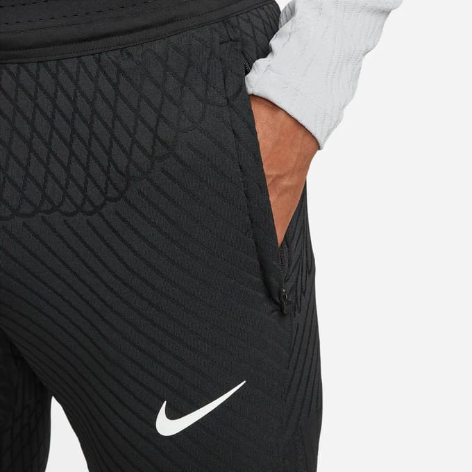 Trainingsbroek Liverpool FC Vapor Strike 2023/24