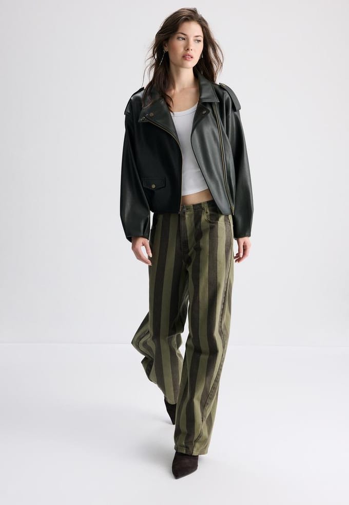 Stradivarius Bikerjack met leereffect en ballonmouwen  Groen L