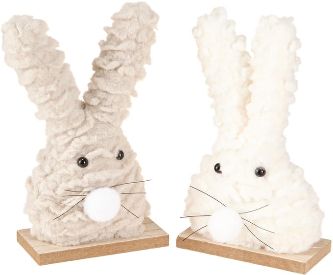 Decoratieve paashaas van pluche – fluffy paasdecoratie in beige & wit
