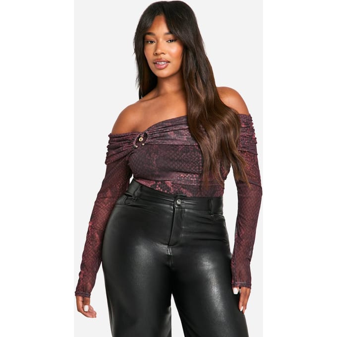 boohoo Dames Plus Dark Snake Bardot Ring Detail Bodysuit | Black | Maat: 26