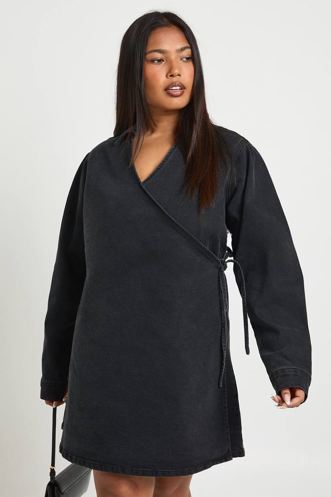 boohoo Dames Plus Denim Wikkel Jurk | Washed Black | Maat: 44