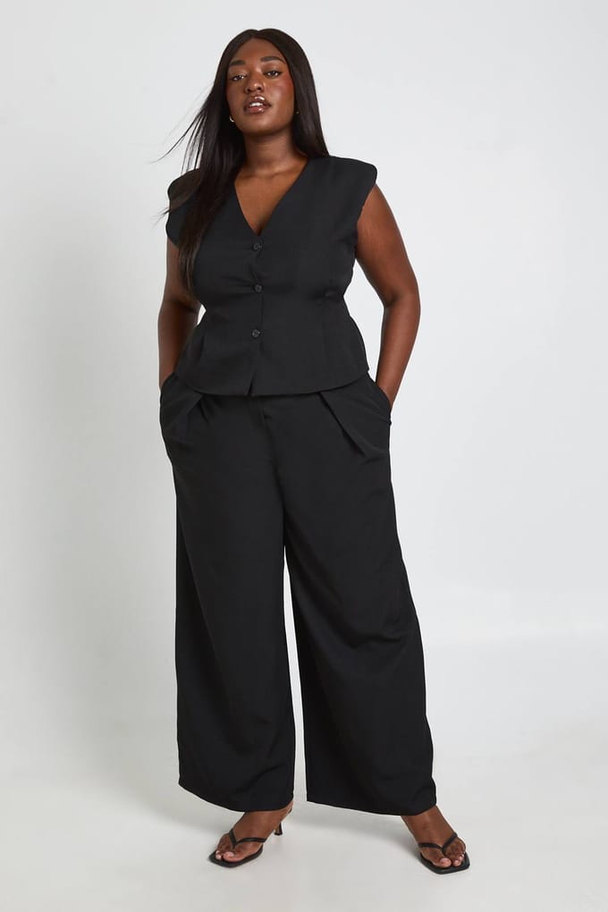 boohoo Dames Plus Mouwloos Gilet Met Getailleerde Taille | Black | Maat: 16