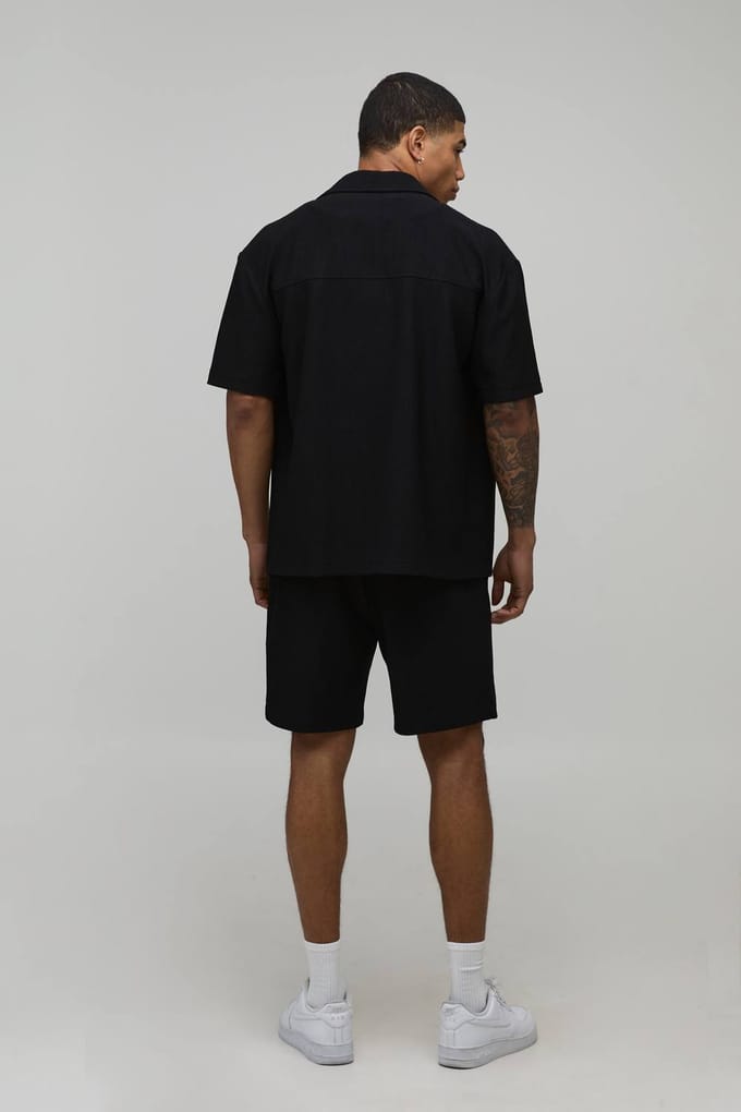 Oversized Shirt En Ontspannen Plissé Set Met Middellange Short | Black | Size Medium