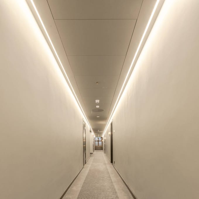 The Light Group SLC LED Strip Ultra Lang iCC IP20 30m 240W 2.700K