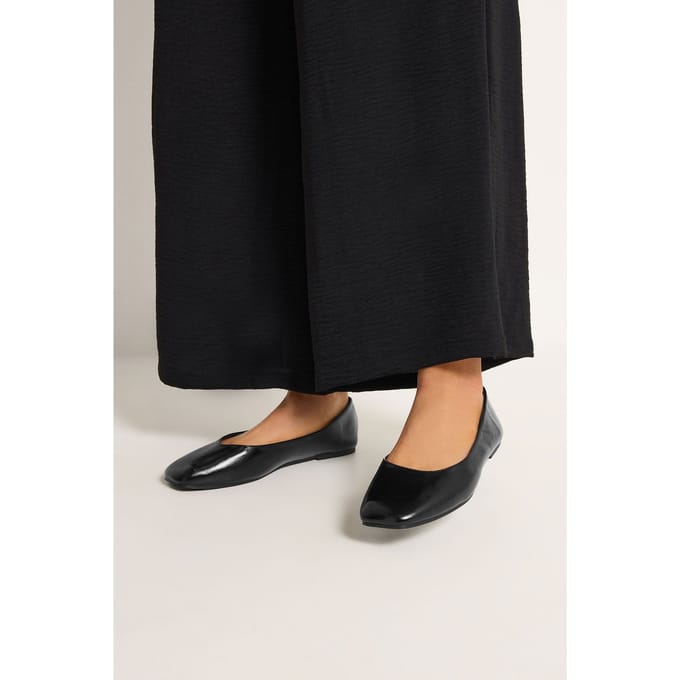 Yours Zwarte Ballerina's Van Imitatieleer Met Vierkante Neus En Extra Brede Eeepasvormsize 42E