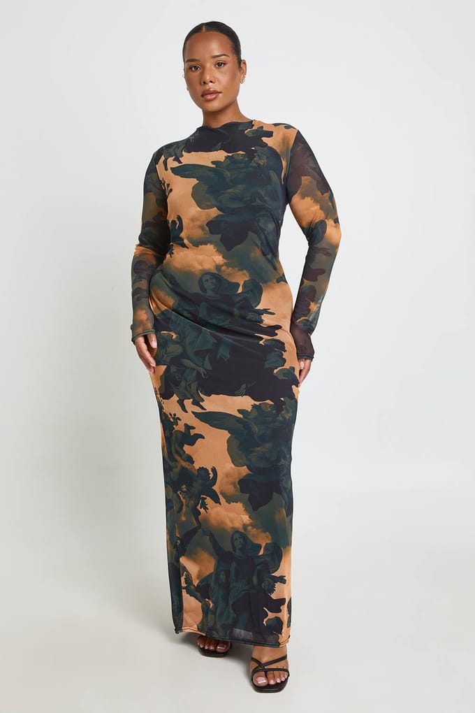 boohoo Dames Plus Geprinte Mesh Maxi-Jurk met Lage Rug | Maat: 48