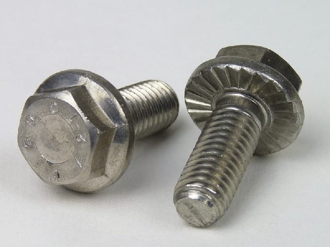 (12 STUKS) M8X30 FLENSBOUT MET VERTANDING ZESKANT RVS-A2-70 (AISI 304) DIN 6921 (ISO 4162)