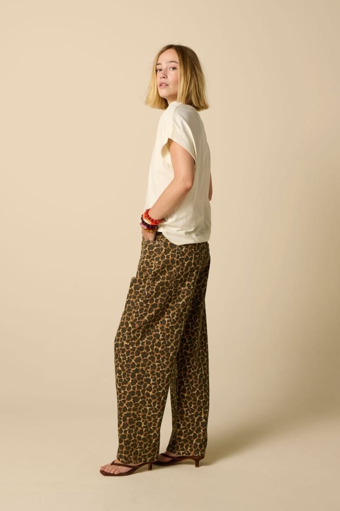 Sissy-Boy - Bruine mid waist barrel jeans met leopard print