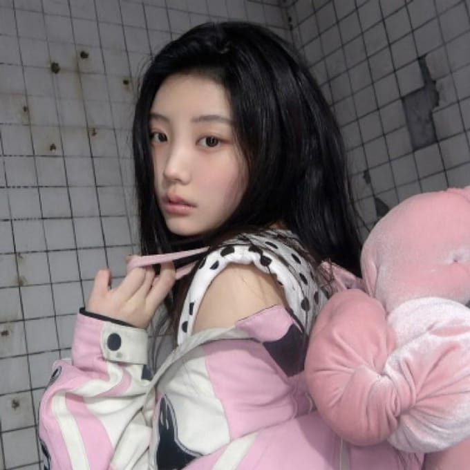 ILLIT - [MAMIHLAPINATAPAI] 4e Mini Album PAW PAW Wonhee