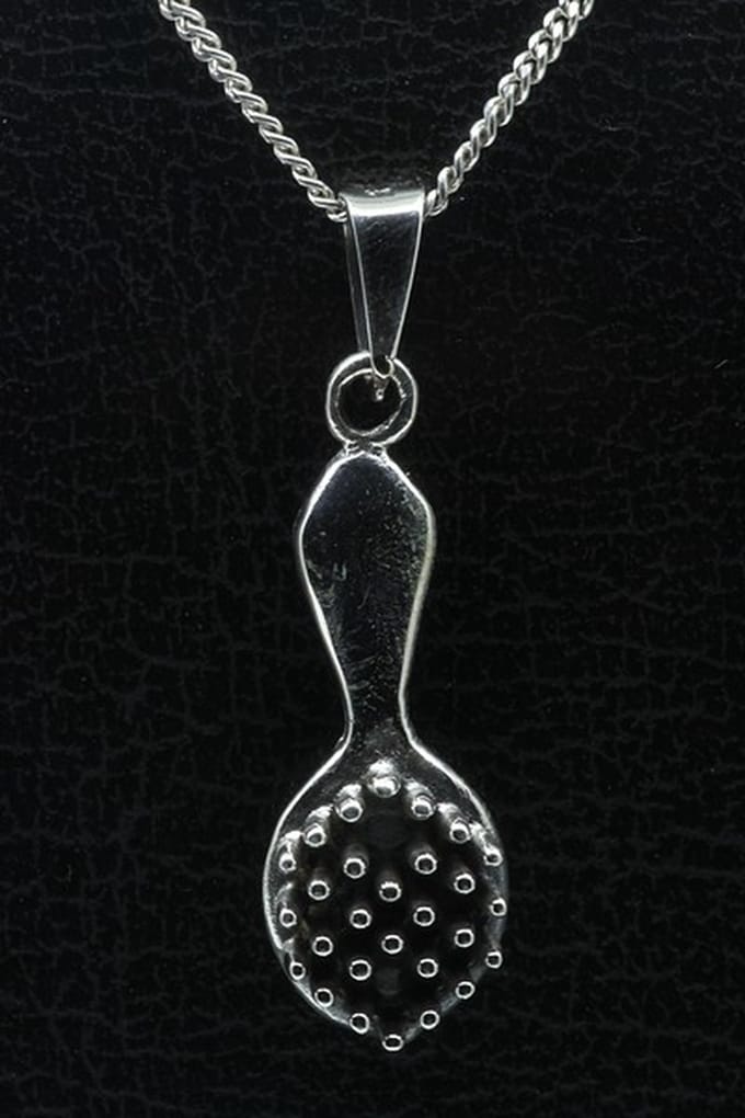 Zilveren Borstel bewerkt ketting hanger