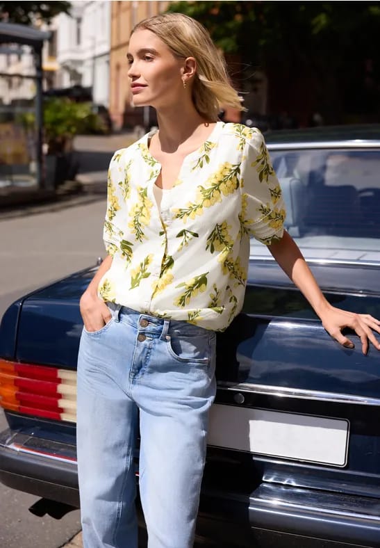 Blouse met korte mouwen, gespleten hals en print