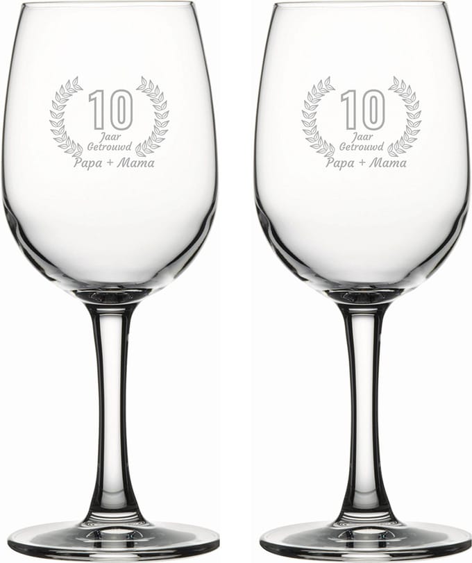 Gegraveerde set witte wijnglazen 26cl Papa + Mama 10 jaar getrouwd