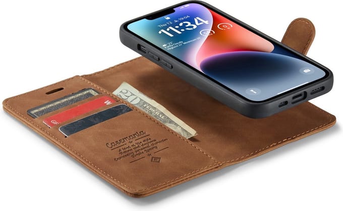 iPhone 14 Bookcase hoesje - CaseMe - Effen Cognac - Kunstleer