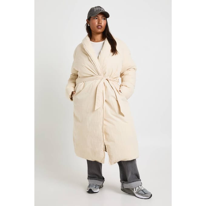 boohoo Dames Plus Belted Duvet Puffer Coat | Cream | Maat: 16