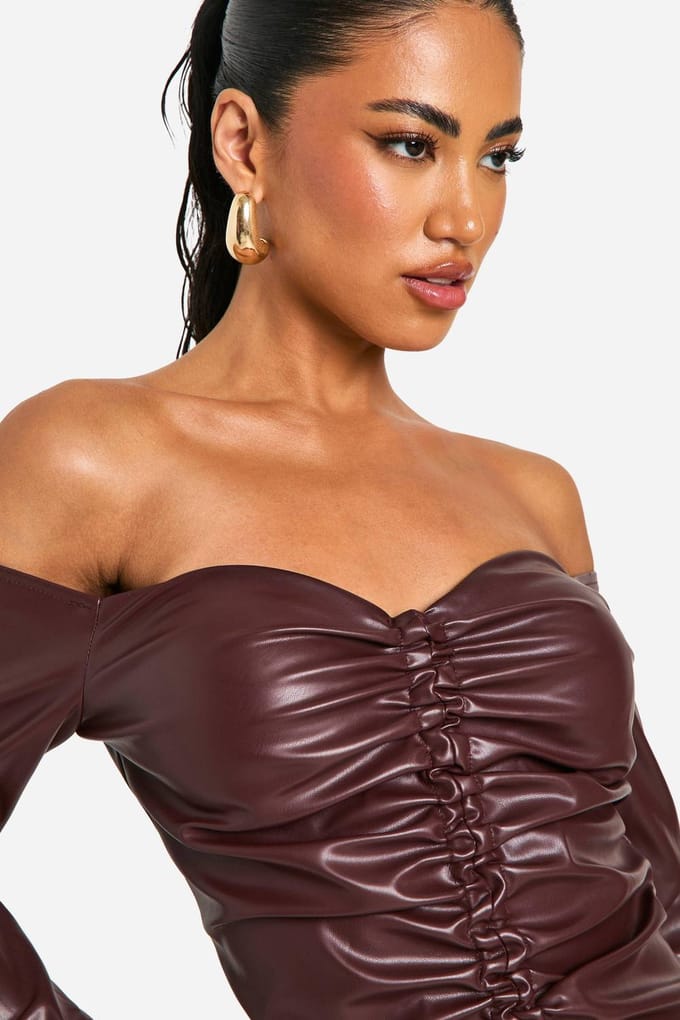 boohoo Dames Nep Leren Gerimpelde Mini Jurk | Chocoladebruin | Maat: 36