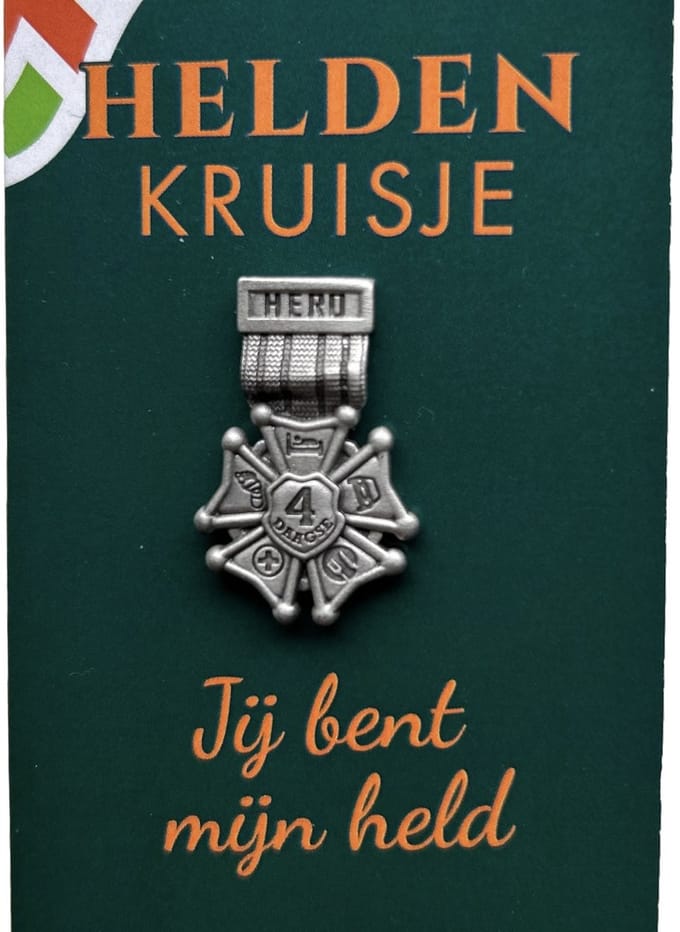 Pin / speld 4Daagse Nijmegen - Helden kruisje voor vrijwilligers - tin - Vierdaagse