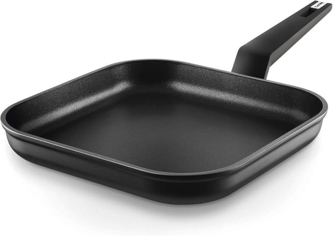 Titanium Inductie Platte Pan Vierkant 27x27 cm - Gietaluminium met Ergonomisch Handvat