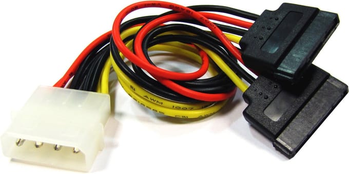 BeMatik - Stroomkabel MOLEX 4P-M (5.25) naar 2 x 15P-H (SATA) in Y