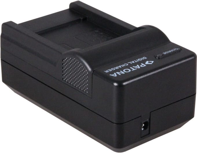 Patona lader voor Fujifilm NP-50 / NP-48 inclusief kabels
