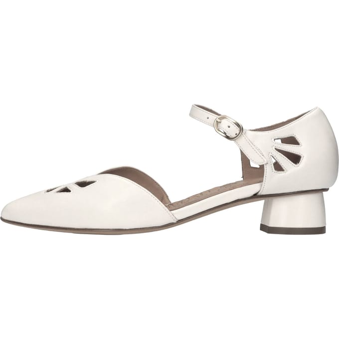 Chie Mihara Schoenen met witte hakken