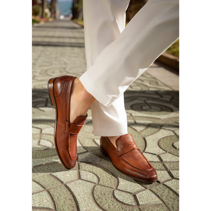Wittchen Lederen Loafers - Herringbone Patroon - Lichtbruin - Decoratieve Band - Rubberen Zool