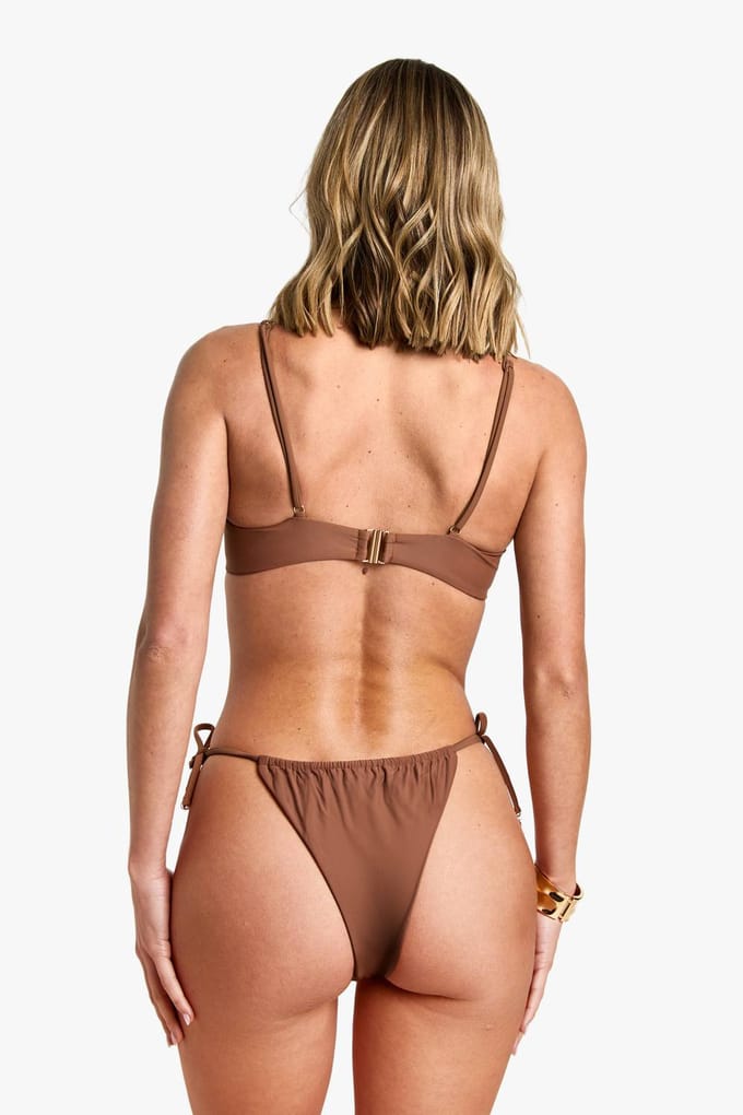 boohoo Dames Feather Charm Trim Tie Side Bikini Bottoms | Dark Brown | Maat: 6