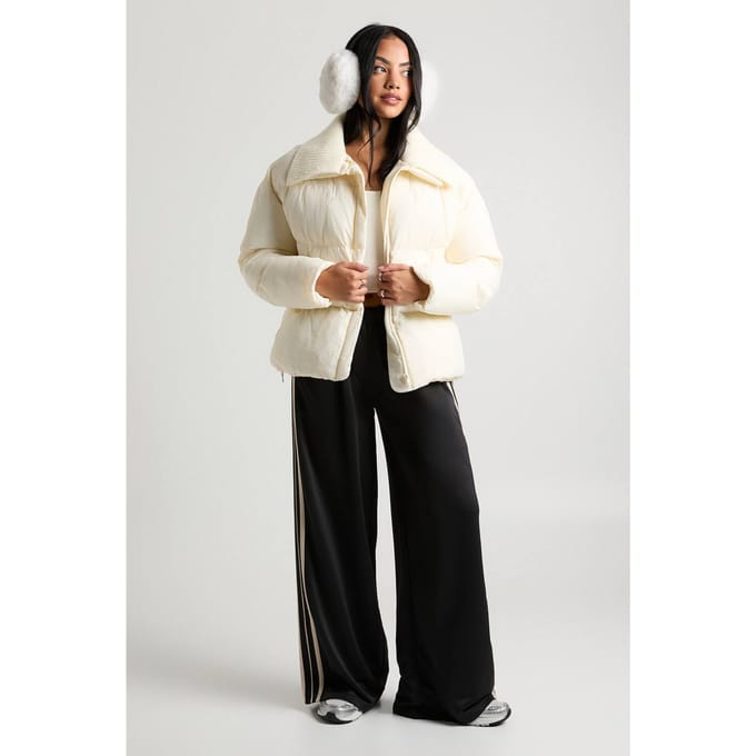 boohoo Dames Contrast Rib Kraag Pufferjas | Ecru | Maat: 36