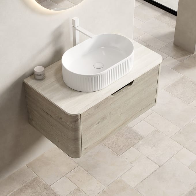 REDOM - Badkamermeubel - Ovale Wastafel - Gebogen Kast - Modern - Keramiek En Sintersteen - Beige En Wit