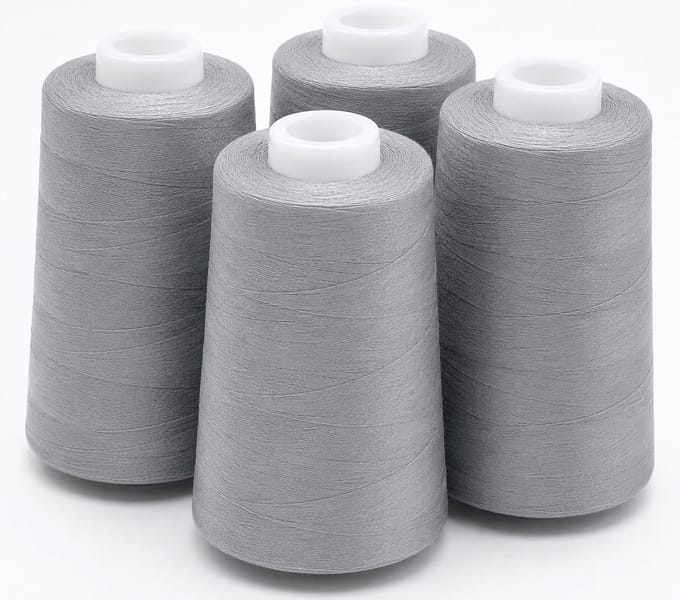 Polyester Overlockgaren – 4 Cones × 2700 m – Totaal 10.800 m – Grijs 227