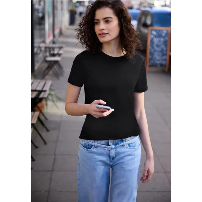 Basic Shirt met ronde hals en korte mouwen