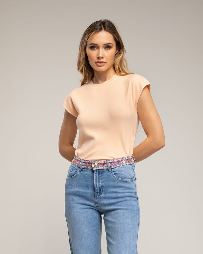 Mouwloze effen gebreide top met een ronde hals.