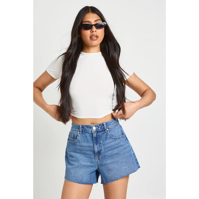 boohoo Dames Lang Raw Hem Denim Short | Medium Gebleekt | Maat: 42