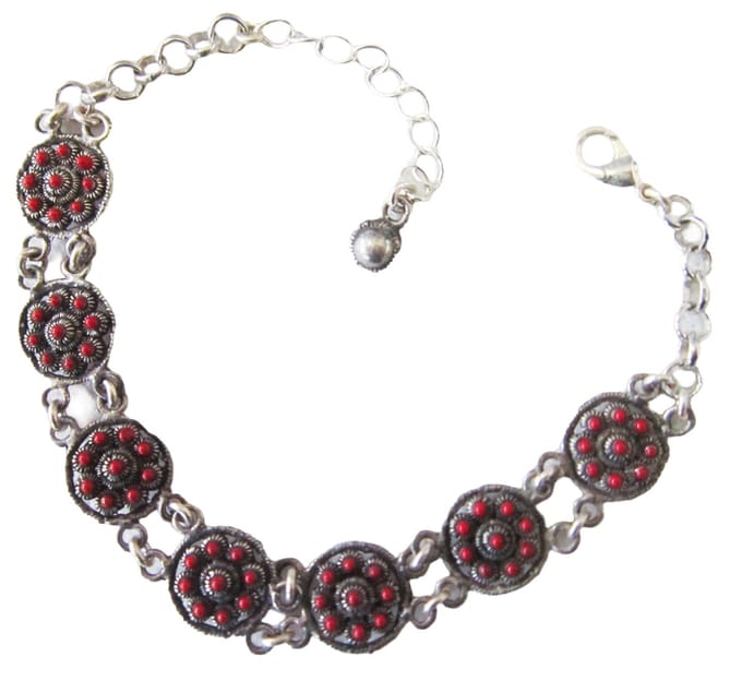 armband zeeuwse knopjes met rode emaille