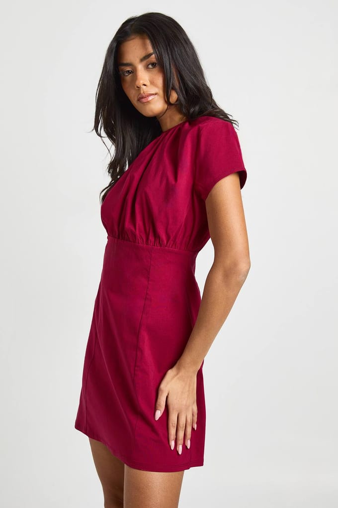 boohoo Dames Mini Jurk met Gerimpeld Detail | Cherry | Maat: 8
