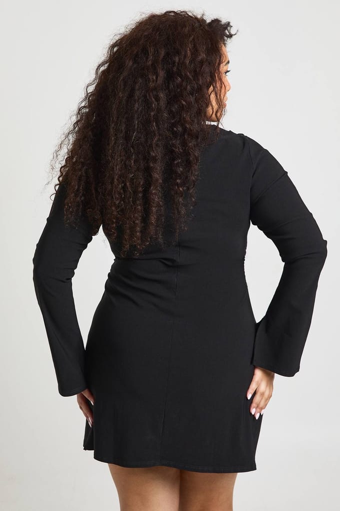 boohoo Dames Plus Gerimpelde Taille Uitlopende Mouw Mini Jurk | Zwart | Maat: 44