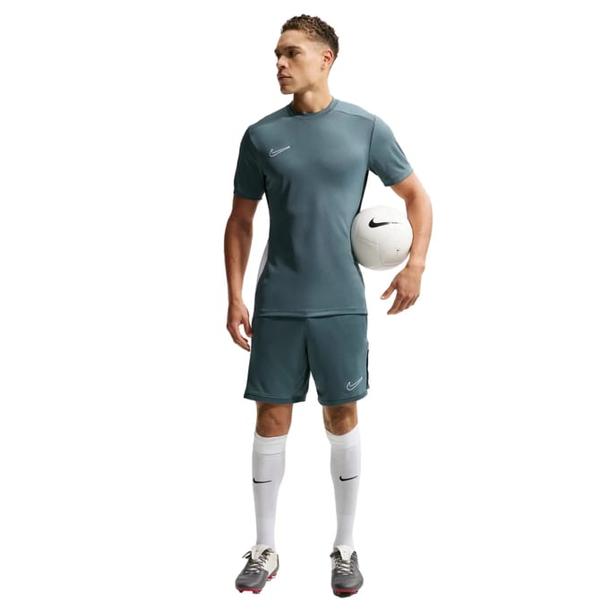 Korte Nike Academy