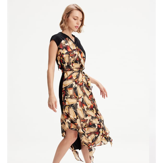 Asymmetrische kleding met grafische print
