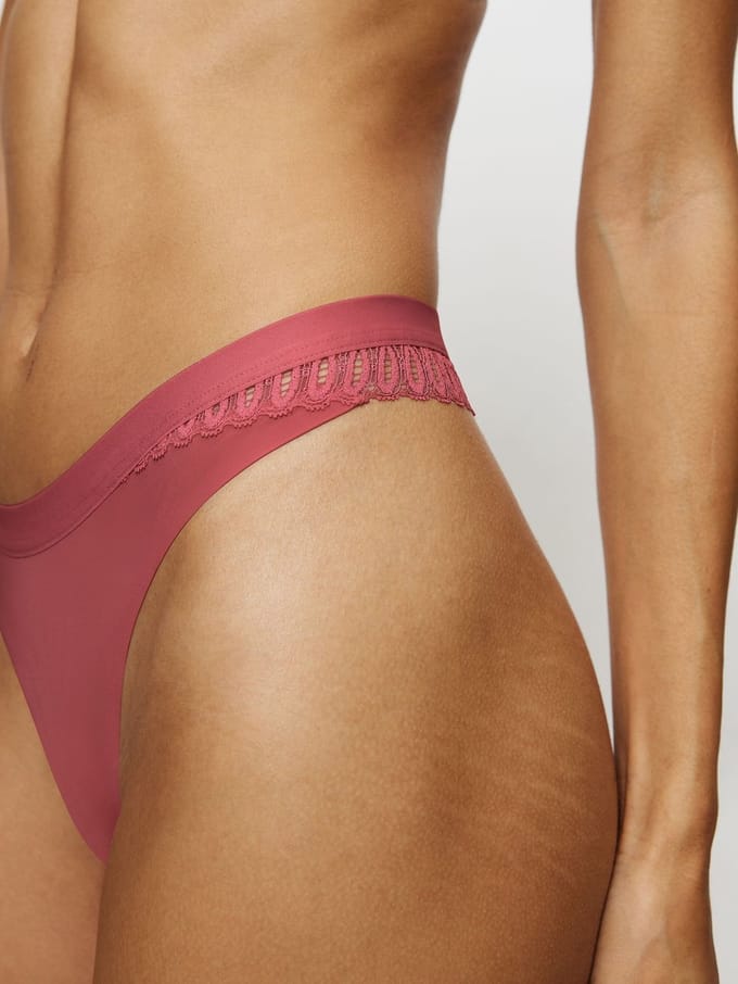Triumph String Aura Spotlight High Leg string