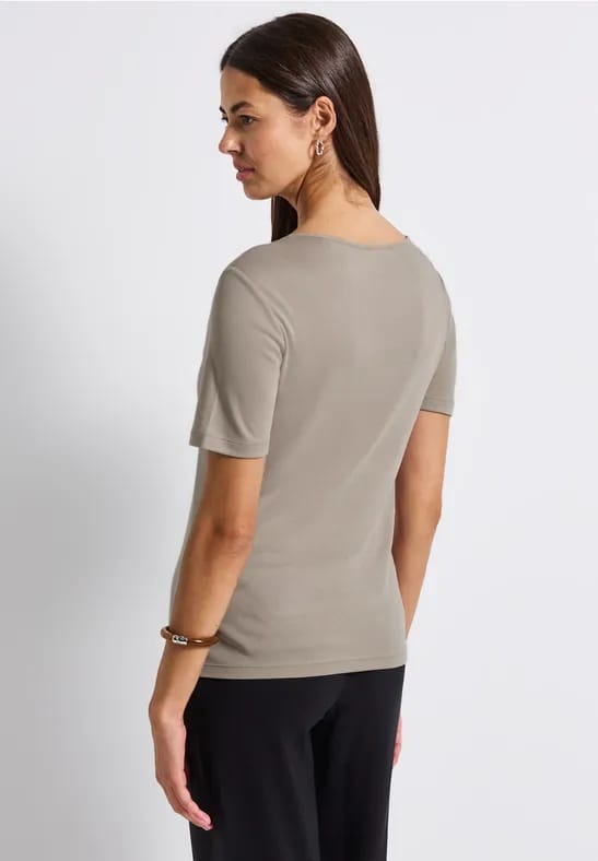 Shirt met hartvormige halslijn